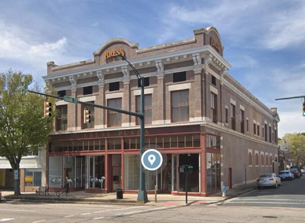 300 S Main St in Salisbury, NC - Building Photo