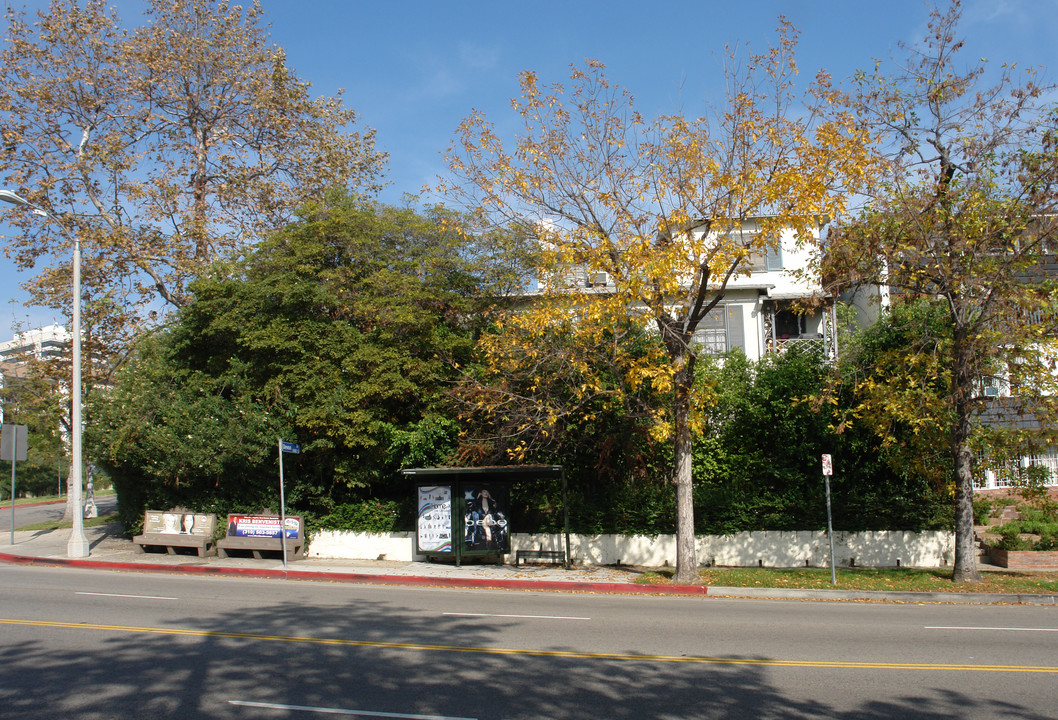 1320 S Beverly Glen Blvd in Los Angeles, CA - Building Photo