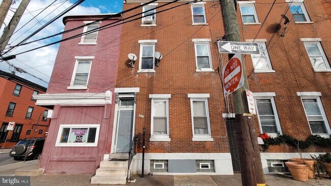 property at 1249 Shackamaxon St