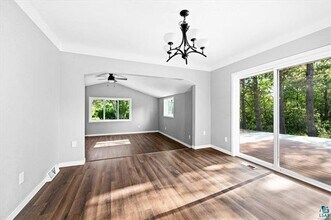 5189 W Arrowhead Rd in Hermantown, MN - Building Photo - Building Photo