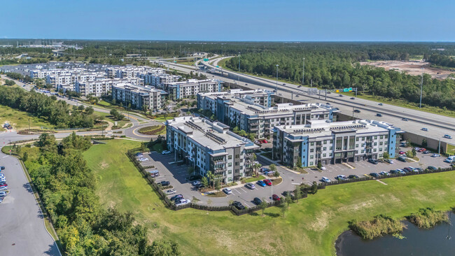 AVERE SOUTHSIDE QUARTER in Jacksonville, FL - Foto de edificio - Building Photo