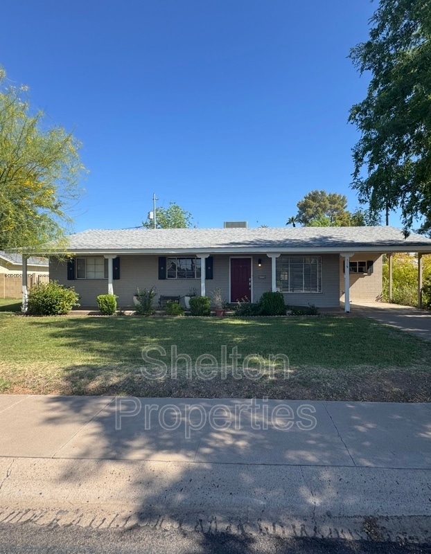 property at 718 W Glenn Dr