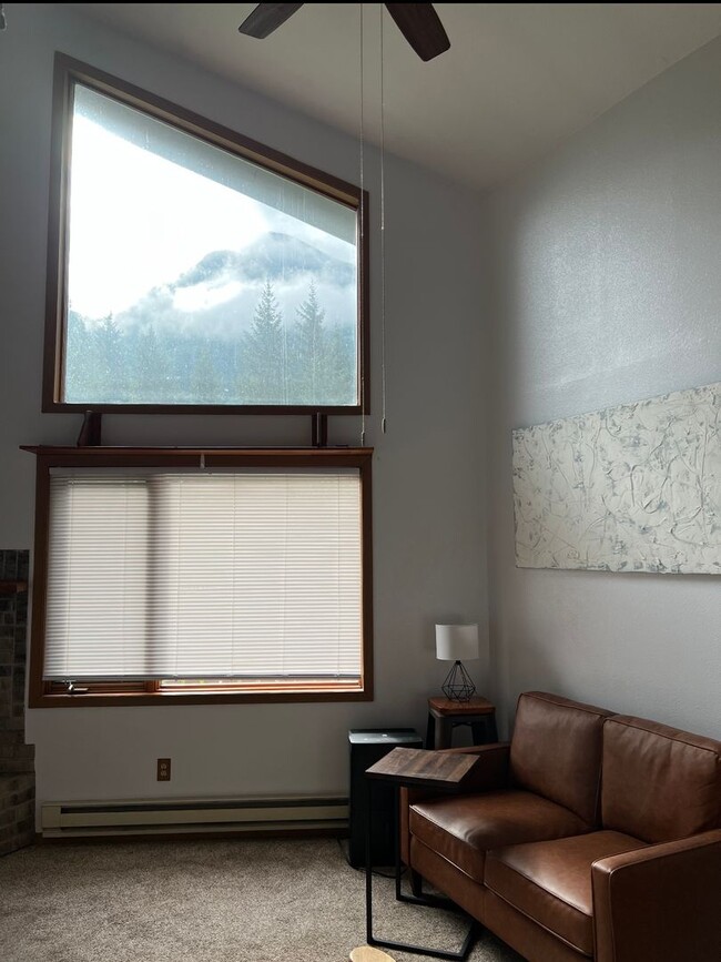 222 Timberline Dr in Anchorage, AK - Building Photo - Building Photo