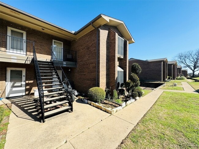 4448 Chaha Rd, Unit 206 in Garland, TX - Building Photo - Building Photo