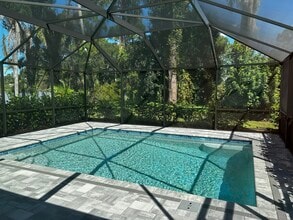 3024 Woodpine Cir in Sarasota, FL - Building Photo - Building Photo