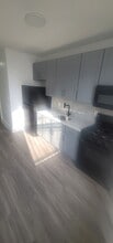 406 E 52nd St, Unit 1R in Brooklyn, NY - Building Photo - Building Photo
