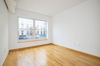 318 Knickerbocker Ave in Brooklyn, NY - Building Photo - Building Photo