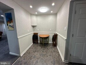 13216 CHESTNUT OAK Dr in Gaithersburg, MD - Building Photo - Building Photo