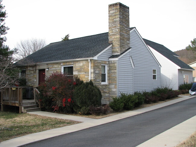 property at 2515 Plateau Rd