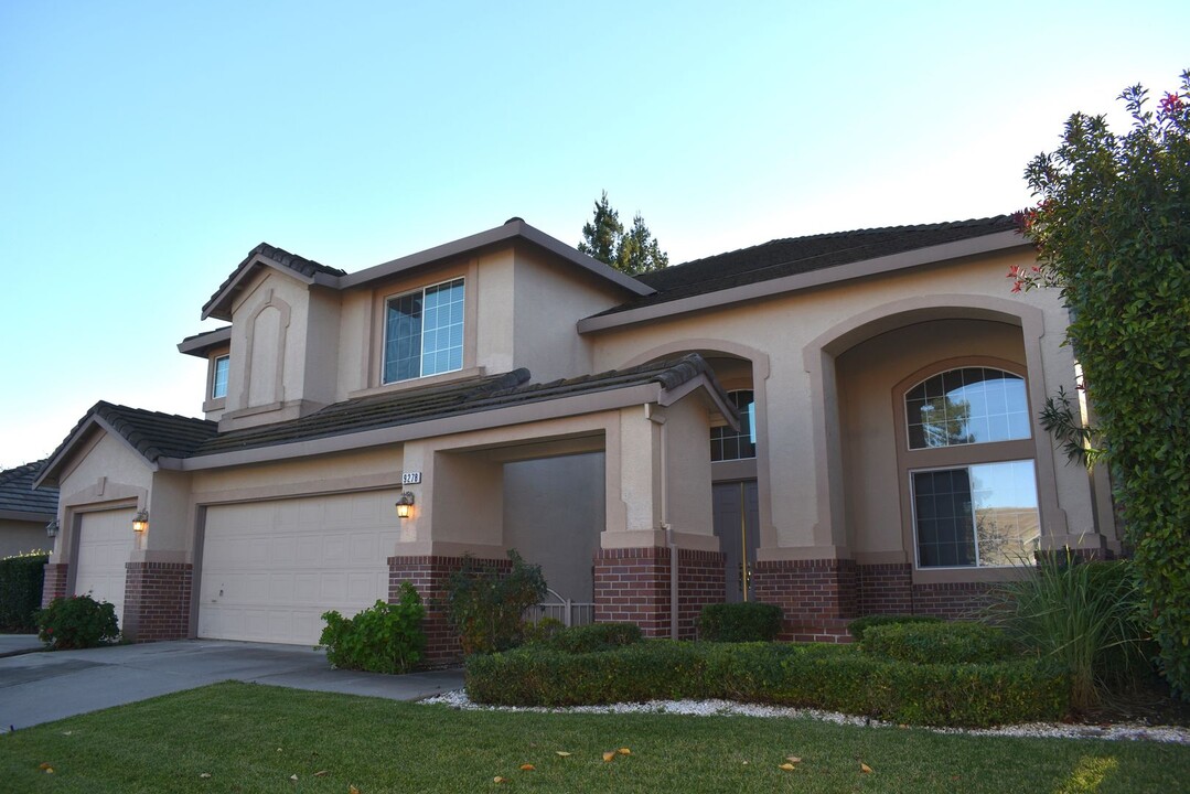 9278 Elberon Way in Elk Grove, CA - Building Photo