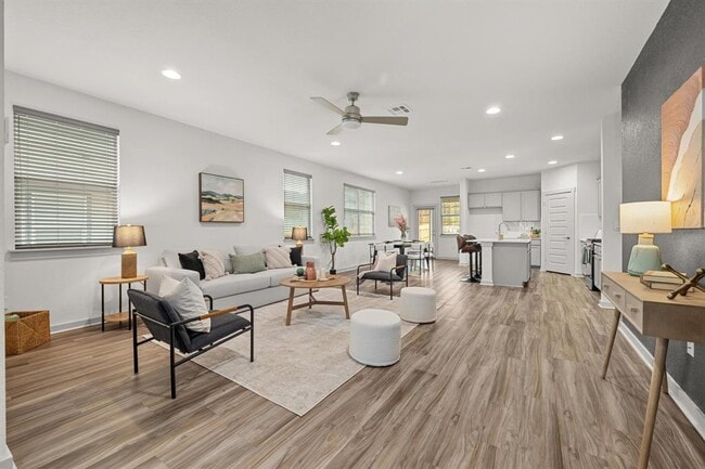 7809 Linnie Ln