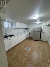 856 Krosno Blvd in Pickering, ON - Building Photo - Building Photo