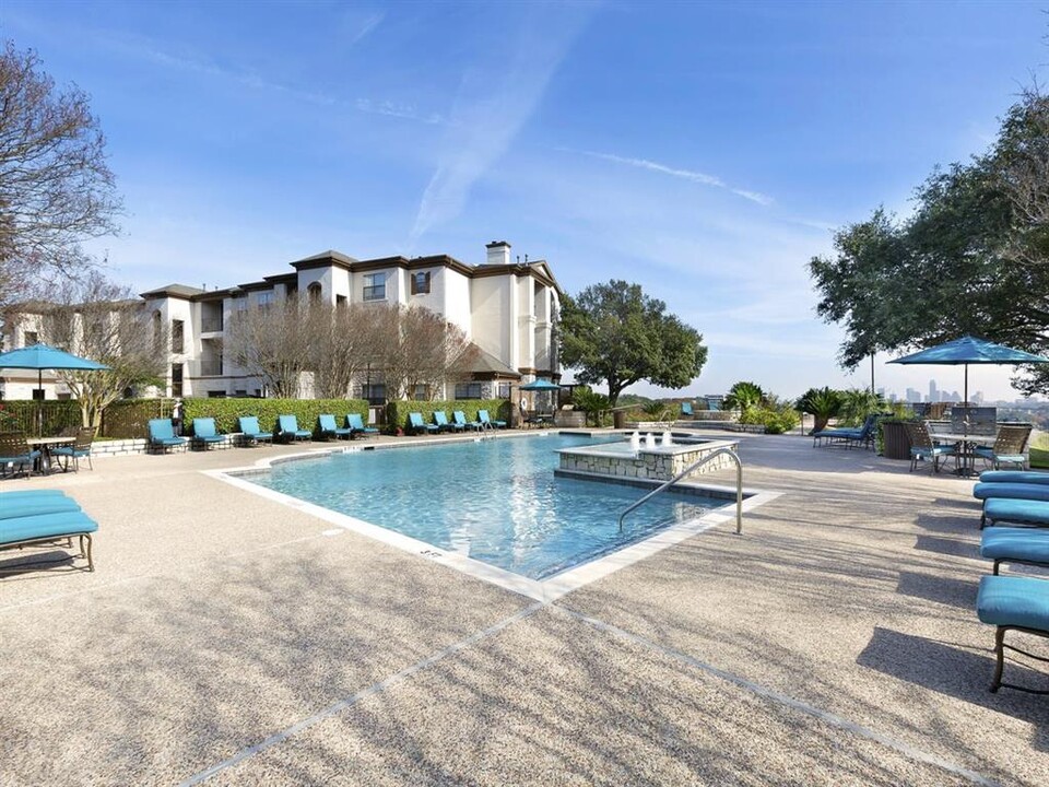 Cliffs at Barton Creek in Austin, TX - Foto de edificio