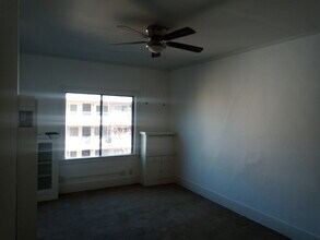 44 Alamitos Ave in Long Beach, CA - Foto de edificio - Building Photo