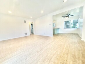 10707 Landale St in North Hollywood, CA - Building Photo - Building Photo