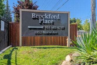 Brockford Place Apartments in Sacramento, CA - Foto de edificio - Building Photo