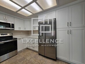 20710 Garden Manor Ct in Cupertino, CA - Building Photo - Building Photo