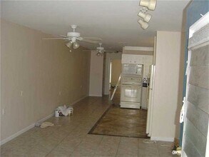 11640 NW 39th St, Unit 7 in Coral Springs, FL - Building Photo - Building Photo
