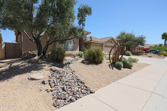 7438 E Sand Hills Rd in Scottsdale, AZ - Building Photo - Building Photo