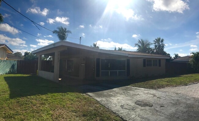 property at 712 W Palmetto Park Rd