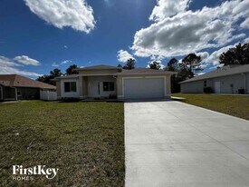 4391 Cuthbert Ave in North Port, FL - Building Photo