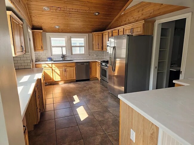 634 Tawas St in Alpena, MI - Building Photo - Building Photo