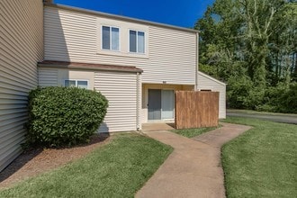 Village at Town Park in Hampton, VA - Building Photo - Building Photo