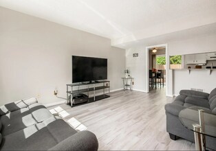 4862 Stoneybrook Blvd in Hilliard, OH - Building Photo - Building Photo