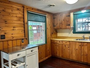 6 Long Farm Terrace in Greenfield, MA - Building Photo - Building Photo