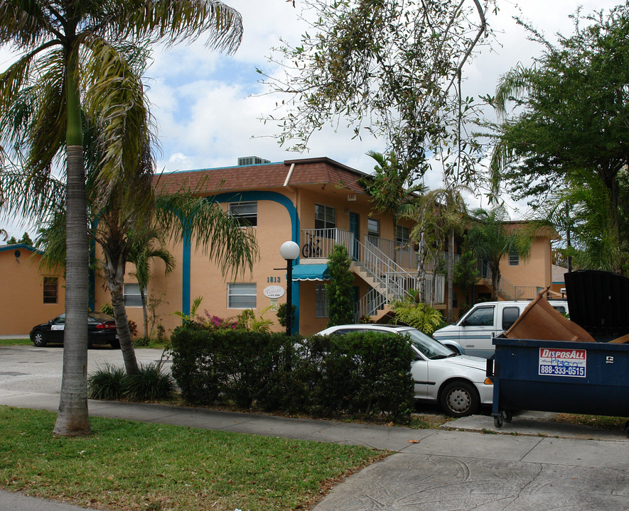 1813 Harding St in Hollywood, FL - Building Photo