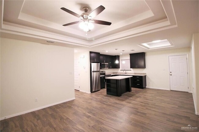 803 Cathedral Hl, Unit 4 in Edinburg, TX - Building Photo - Building Photo
