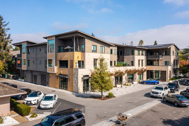 86 3rd St in Los Altos, CA - Foto de edificio - Building Photo