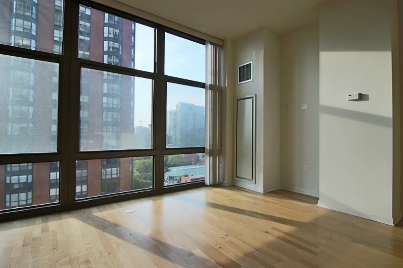 7 E 9th St in Chicago, IL - Building Photo
