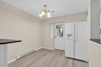 808 Lemaster Ave in Hampton, VA - Foto de edificio - Building Photo