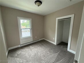 323 Columbus St in Elyria, OH - Building Photo - Building Photo