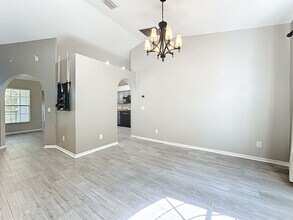 1328 Crown Isle Cir in Apopka, FL - Building Photo - Building Photo