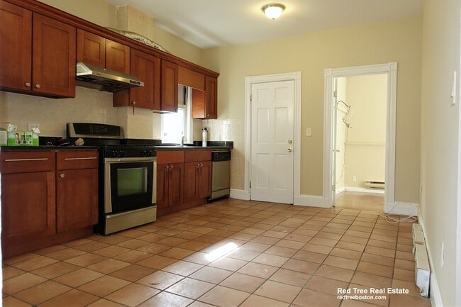 5 Ayr Rd, Unit 1 in Boston, MA - Building Photo - Building Photo
