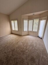 4951 Poseidon Way in Oceanside, CA - Foto de edificio - Building Photo