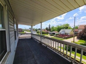 4025 E 144th St, Unit 2nd fl/lower in Cleveland, OH - Foto de edificio - Building Photo