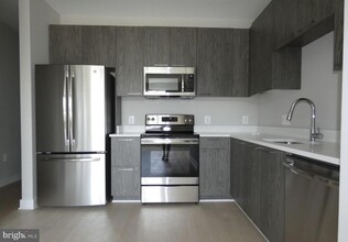 989 S Buchanan St in Arlington, VA - Foto de edificio - Building Photo