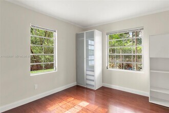 1605 Euclid Ave in Miami Beach, FL - Building Photo - Building Photo