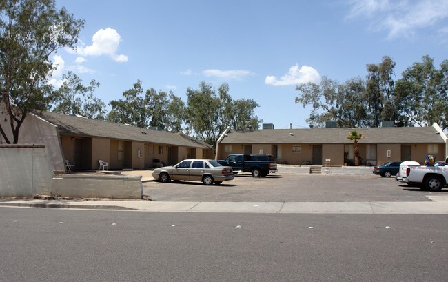 1703 W Cholla St in Phoenix, AZ - Foto de edificio - Building Photo