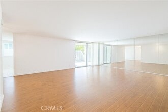 5301 Balboa Blvd in Los Angeles, CA - Building Photo - Building Photo