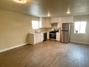 1417 Shoshone St in Oceanside, CA - Building Photo - Building Photo