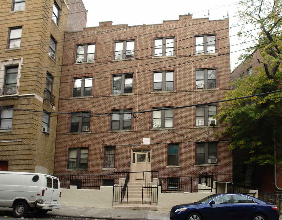 7 Gray Pl in Yonkers, NY - Building Photo