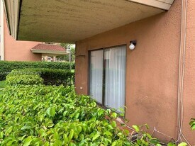 17650 NW 68th Ave in Hialeah, FL - Building Photo