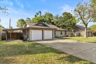 9608 Newberry Dr in Austin, TX - Building Photo - Building Photo