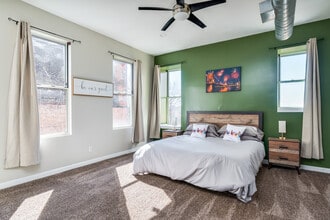 55 E Clifton Ave, Unit Penthouse in Cincinnati, OH - Foto de edificio - Building Photo