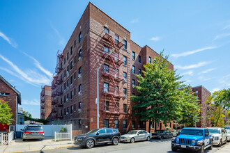 811 Cortelyou Rd in Brooklyn, NY - Building Photo - Building Photo