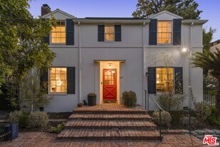 881 Cumberland Rd in Glendale, CA - Building Photo